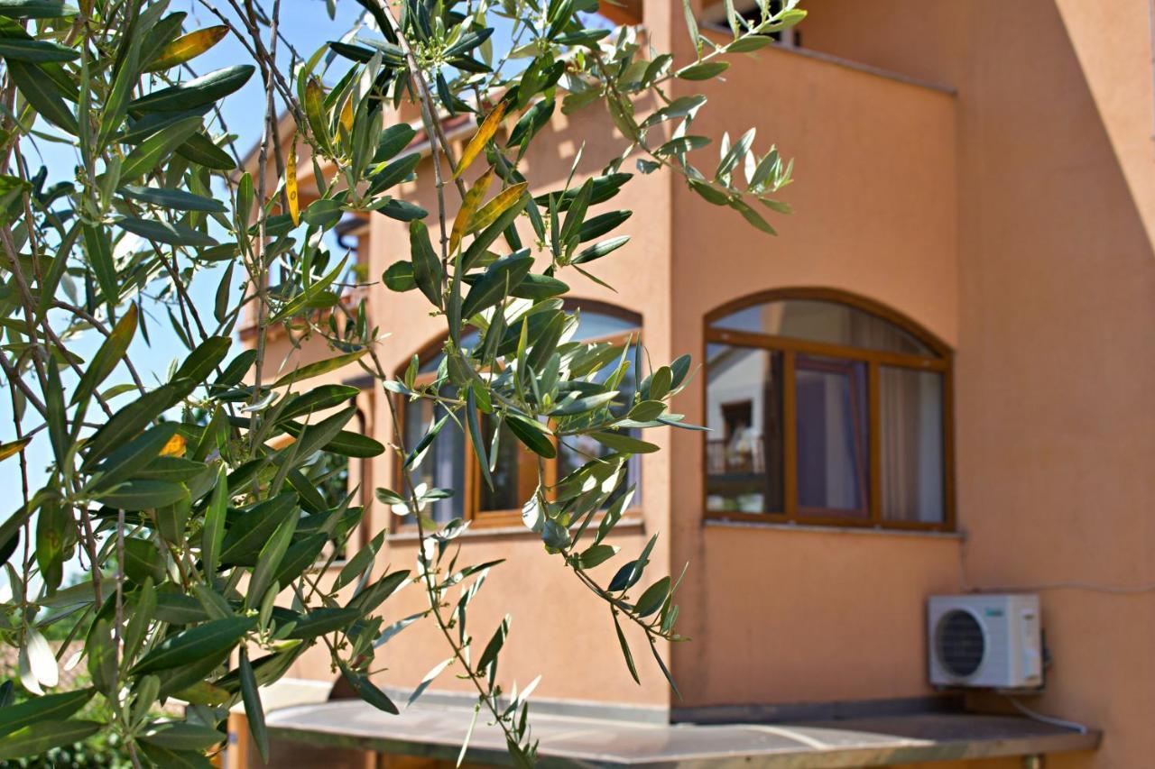 Apartments Kanegra Umag Exteriör bild